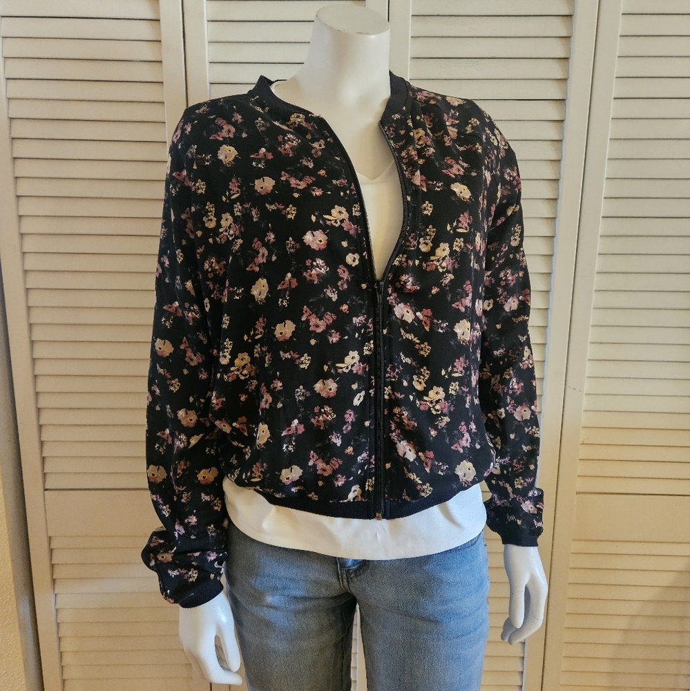 Women's lightweight flowered bomber